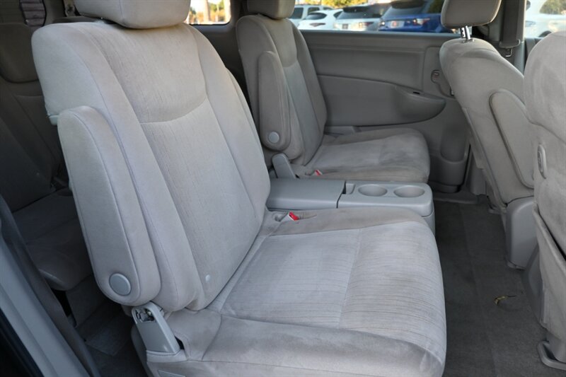 2017 Nissan Quest SV photo 45