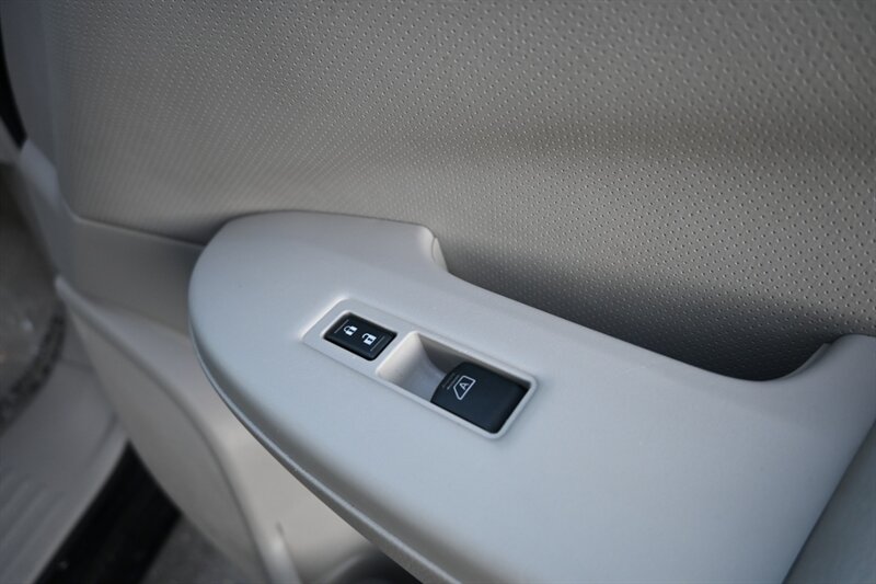 2017 Nissan Quest SV photo 50