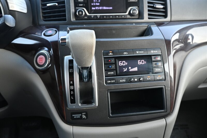 2017 Nissan Quest SV photo 35