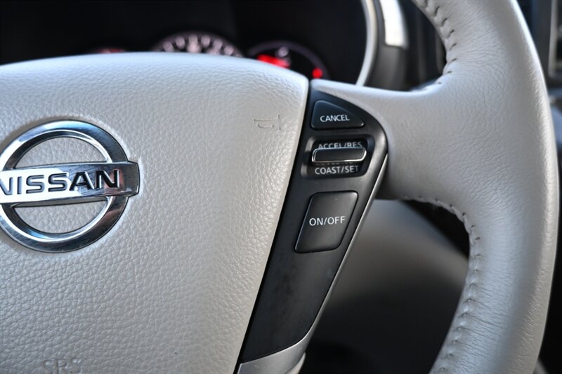 2017 Nissan Quest SV photo 30