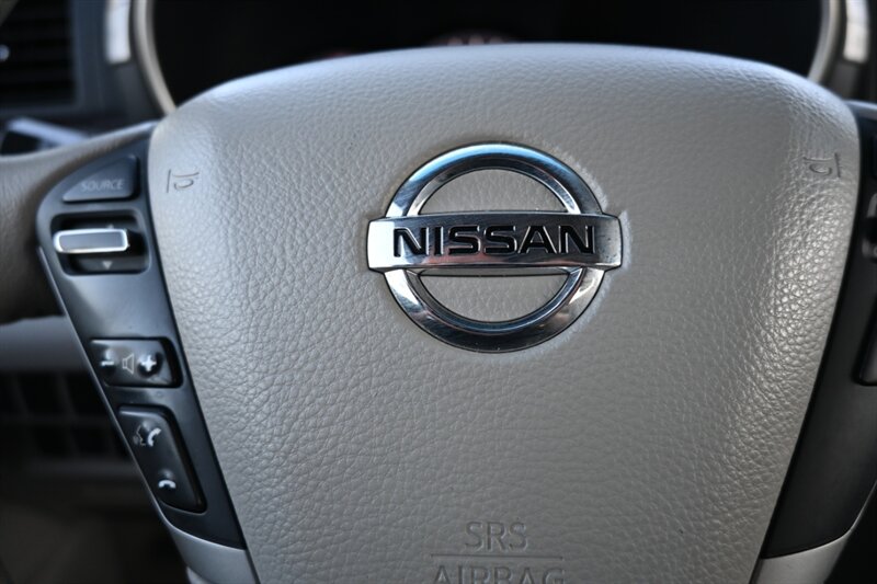 2017 Nissan Quest SV photo 29