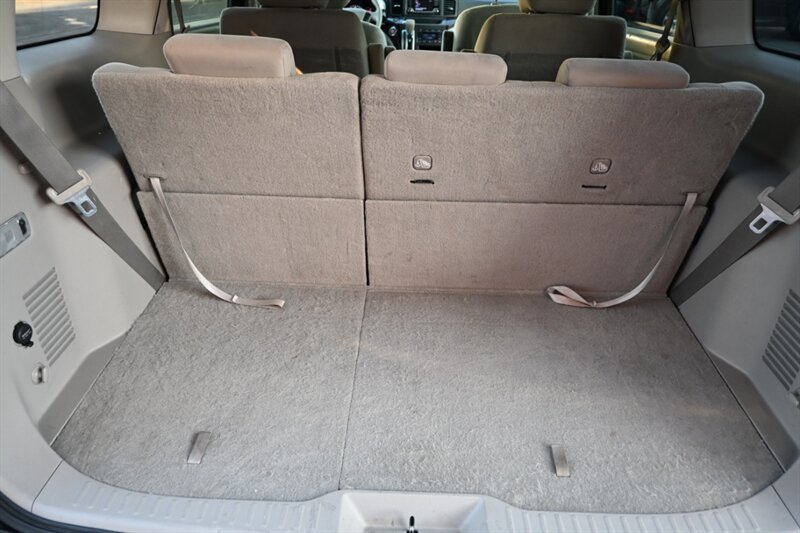 2017 Nissan Quest SV photo 43