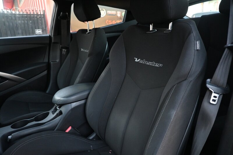 2017 Hyundai Veloster Value Edition R-Spec Turbo photo 16