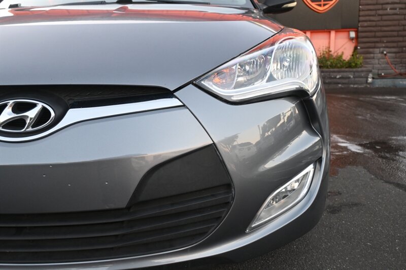 2017 Hyundai Veloster Value Edition R-Spec Turbo photo 5