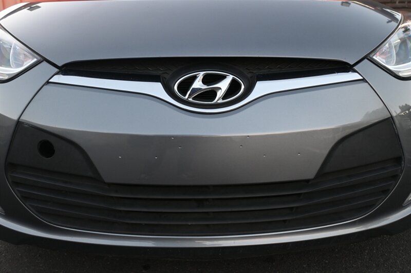 2017 Hyundai Veloster Value Edition R-Spec Turbo photo 4