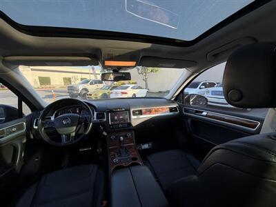 2012 Volkswagen Touareg Hybrid   - Photo 59 - Norwalk, CA 90650-2241