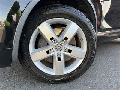 2012 Volkswagen Touareg Hybrid   - Photo 11 - Norwalk, CA 90650-2241