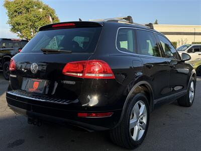 2012 Volkswagen Touareg Hybrid   - Photo 21 - Norwalk, CA 90650-2241