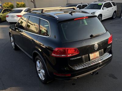2012 Volkswagen Touareg Hybrid   - Photo 15 - Norwalk, CA 90650-2241