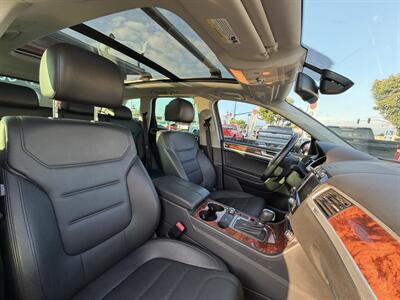 2012 Volkswagen Touareg Hybrid   - Photo 70 - Norwalk, CA 90650-2241