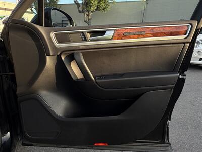 2012 Volkswagen Touareg Hybrid   - Photo 64 - Norwalk, CA 90650-2241