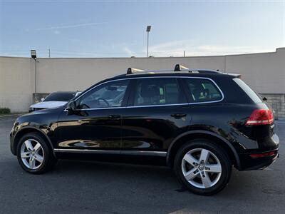 2012 Volkswagen Touareg Hybrid   - Photo 12 - Norwalk, CA 90650-2241