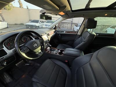 2012 Volkswagen Touareg Hybrid   - Photo 44 - Norwalk, CA 90650-2241