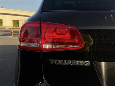 2012 Volkswagen Touareg Hybrid   - Photo 20 - Norwalk, CA 90650-2241