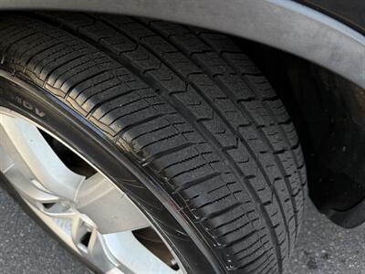 2012 Volkswagen Touareg Hybrid   - Photo 10 - Norwalk, CA 90650-2241