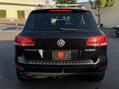 2012 Volkswagen Touareg Hybrid   - Photo 19 - Norwalk, CA 90650-2241