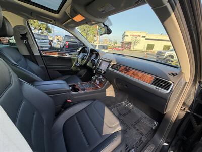 2012 Volkswagen Touareg Hybrid   - Photo 66 - Norwalk, CA 90650-2241