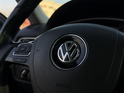 2012 Volkswagen Touareg Hybrid   - Photo 45 - Norwalk, CA 90650-2241