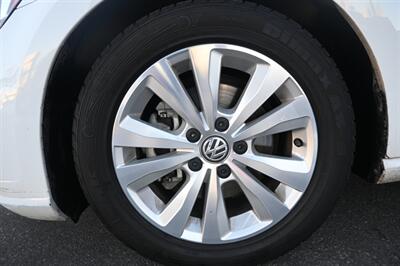 2021 Volkswagen Golf TSI   - Photo 15 - Norwalk, CA 90650-2241