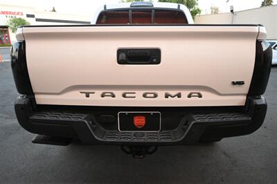 2016 Toyota Tacoma TRD Off-Road   - Photo 10 - Norwalk, CA 90650-2241
