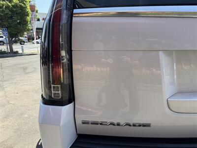 2016 Cadillac Escalade Luxury Collection   - Photo 13 - Norwalk, CA 90650-2241