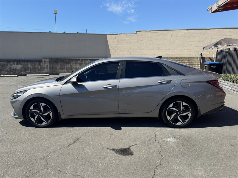 2022 Hyundai ELANTRA Hybrid Limited - Photo 9 - Norwalk, CA 90650-2241