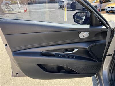 2022 Hyundai ELANTRA Hybrid Limited - Photo 19 - Norwalk, CA 90650-2241