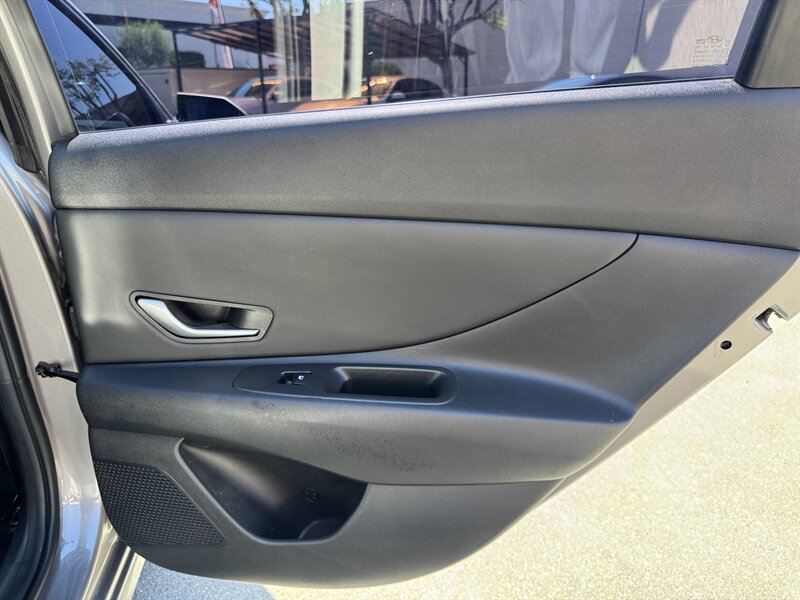 2022 Hyundai ELANTRA Hybrid Limited - Photo 35 - Norwalk, CA 90650-2241