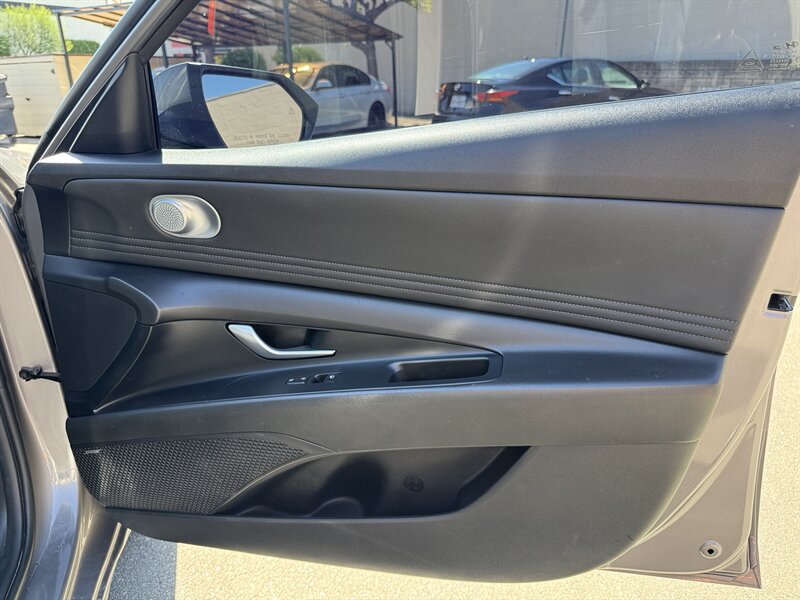 2022 Hyundai ELANTRA Hybrid Limited - Photo 40 - Norwalk, CA 90650-2241