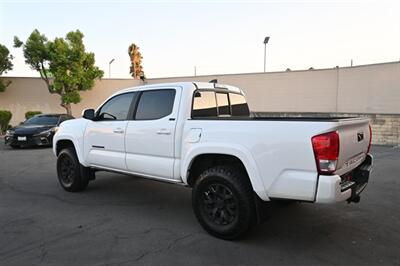 2017 Toyota Tacoma SR5 V6   - Photo 9 - Norwalk, CA 90650-2241