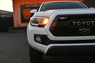 2017 Toyota Tacoma SR5 V6   - Photo 4 - Norwalk, CA 90650-2241