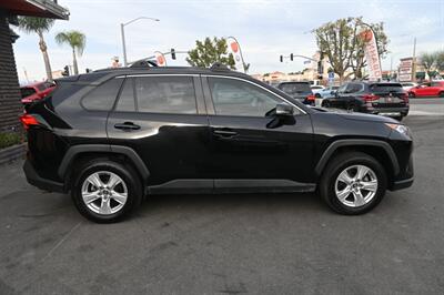 2020 Toyota RAV4 XLE - Photo 13 - Norwalk, CA 90650-2241