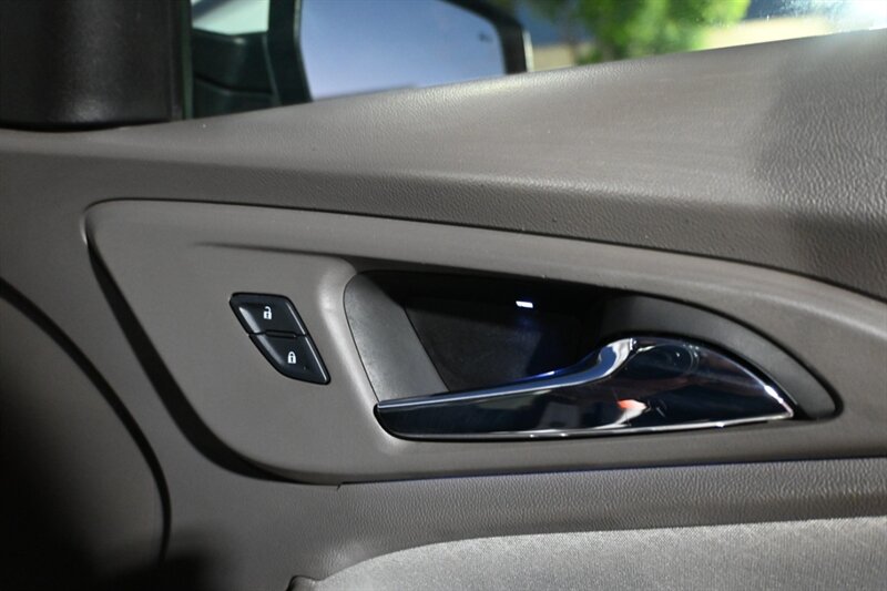 2016 Chevrolet Malibu Hybrid photo 45