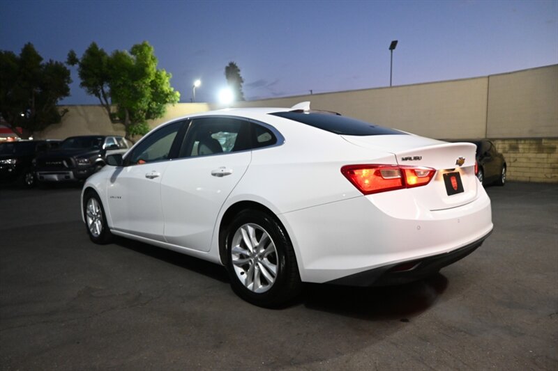 2016 Chevrolet Malibu Hybrid photo 8