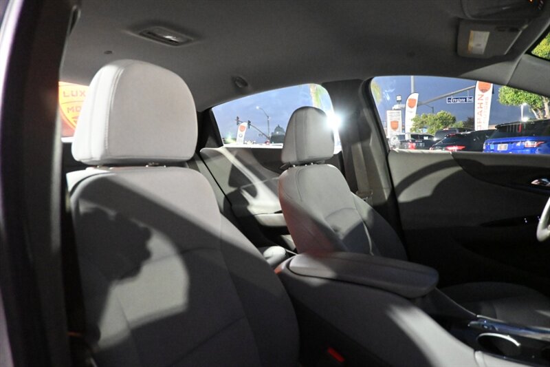 2016 Chevrolet Malibu Hybrid photo 48