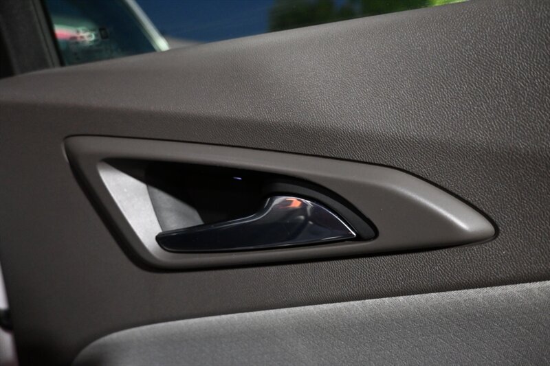 2016 Chevrolet Malibu Hybrid photo 39