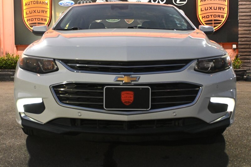 2016 Chevrolet Malibu Hybrid photo 2
