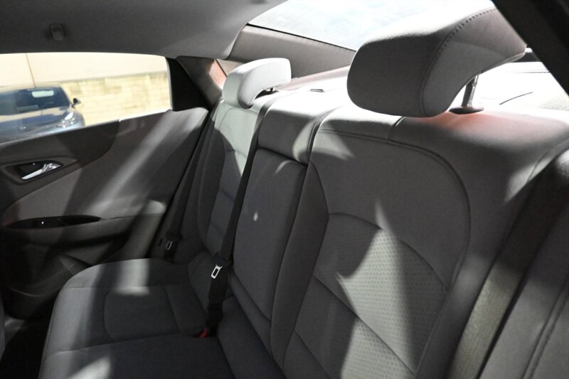2016 Chevrolet Malibu Hybrid photo 34