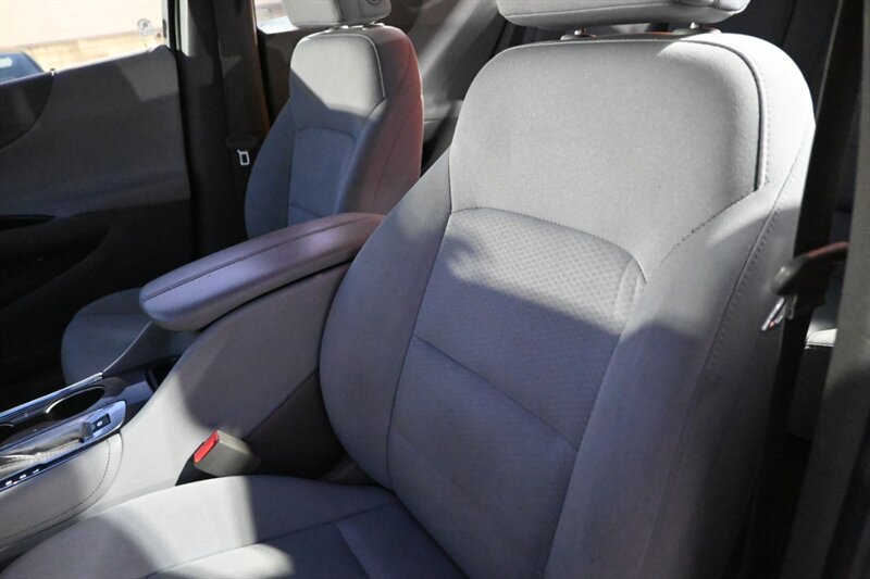 2016 Chevrolet Malibu Hybrid photo 23