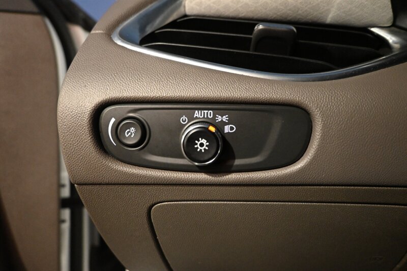 2016 Chevrolet Malibu Hybrid photo 28