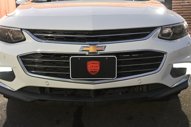2016 Chevrolet Malibu Hybrid photo 4