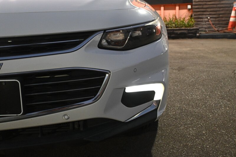2016 Chevrolet Malibu Hybrid photo 5