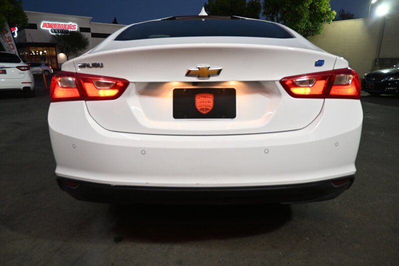 2016 Chevrolet Malibu Hybrid photo 10