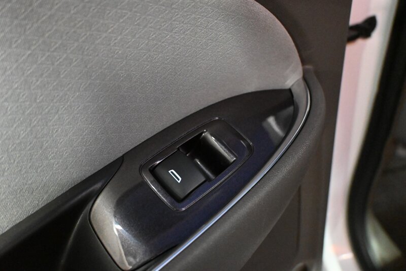 2016 Chevrolet Malibu Hybrid photo 33