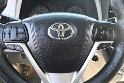 2015 Toyota Sienna LE 8-Passenger   - Photo 28 - Norwalk, CA 90650-2241