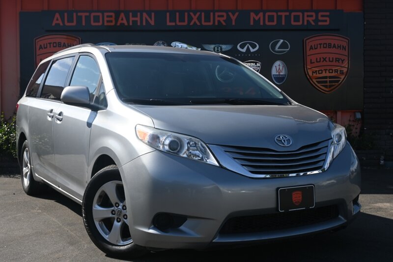 2015 Toyota Sienna LE 8-Passenger  