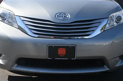 2015 Toyota Sienna LE 8-Passenger   - Photo 4 - Norwalk, CA 90650-2241