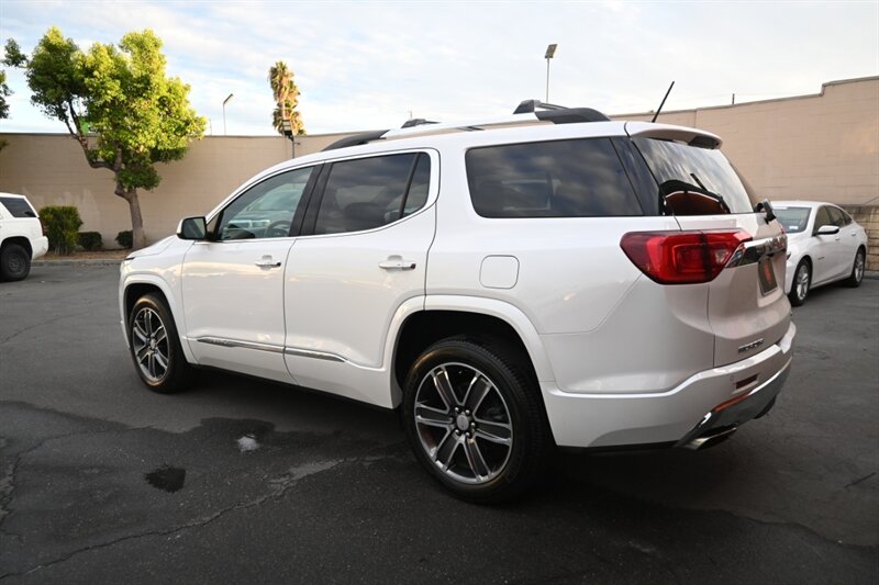 2017 Gmc Acadia Denali photo 3