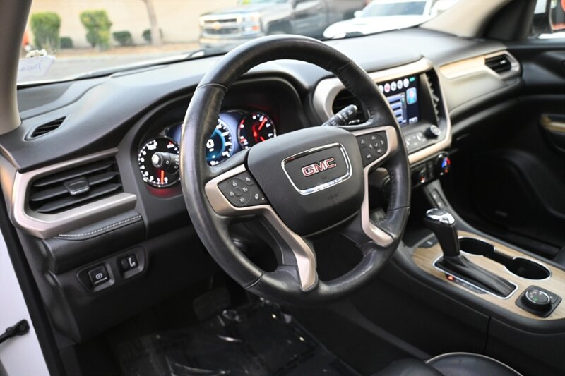 2017 Gmc Acadia Denali photo 24