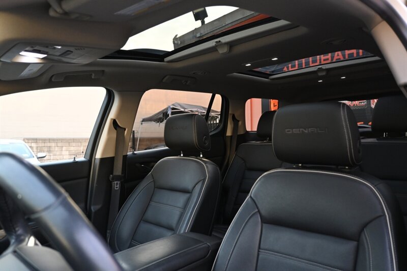 2017 Gmc Acadia Denali photo 23
